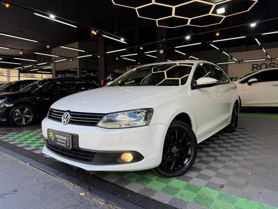 VOLKSWAGEN JETTA 2.0 COMFORTLINE FLEX 4P TIPTRONIC